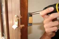 Locksmith Key Store Elm Grove, WI 414-376-0093 - lock-opening